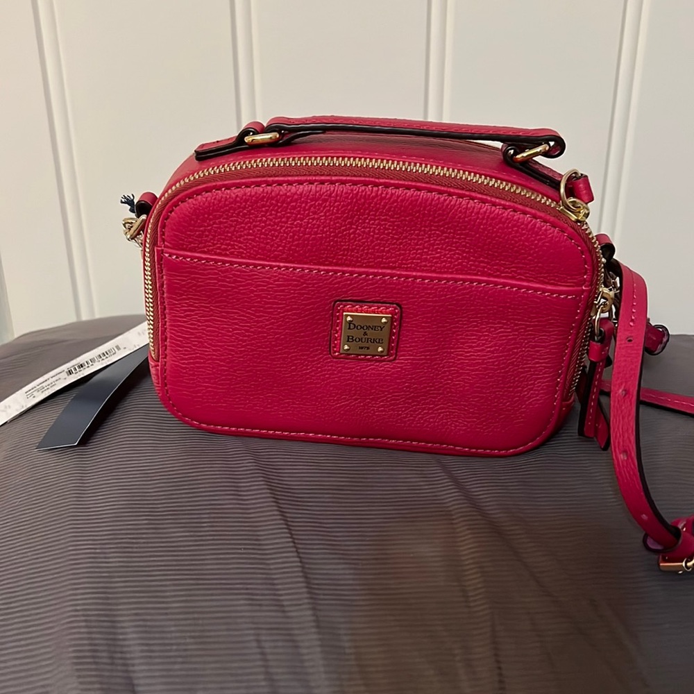 NWT Dooney and Bourke Belvedere Ambler crossbody